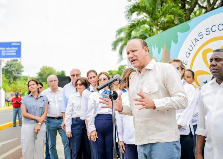 Alcaldía de Santiago entrega solución vial en República de Argentina con Estrella Sadhalá