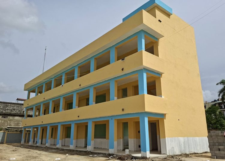 Terminación de Escuela Básica Cancino Adentro en SDE avanza de manera acelerada; estará lista para el próximo año escolar