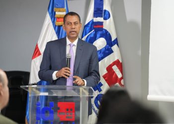 Gómez Mazara llama a universidades liderar transformación digital del país