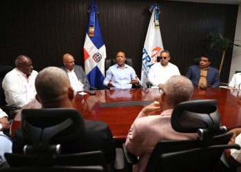 Transportistas respaldan al INTRANT, ratifican no habrá aumento del pasaje en Santiago