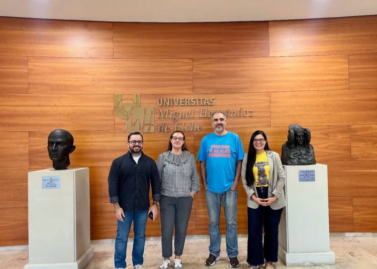 José Rafael Mata presenta estudio sobre influencers, poder y algoritmos en el periodismo dominicano