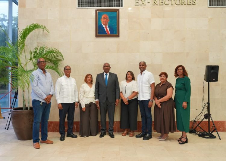 UASD incorpora retrato oficial de Editrudis Beltrán a su Galería de Exrectores