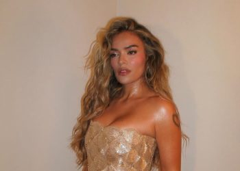 Karol G demuestra que sí le apuesta a la unión con mujeres y une a Becky G y Elena Rose  a «Viajando Por El Mundo Tropitour»