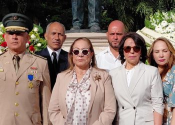 Gobernadora de Santiago llama a fortalecer valores patrios en homenaje a Duarte