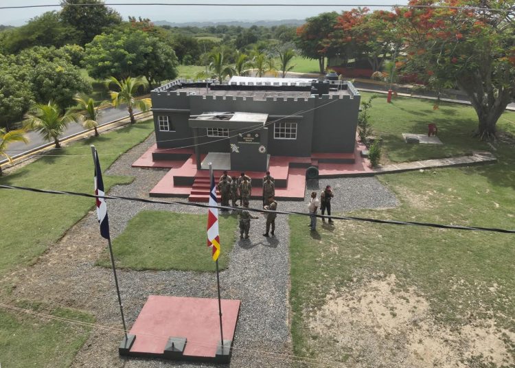 Comandante del Ejército supervisa destacamentos y puestos fronterizos en Elías Piña