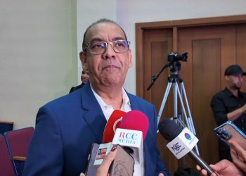 Deligne Ascensión destaca aporte jurídico de nueva obra sobre la Ley Municipal 176-07