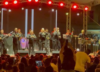 Chiquito Team Band pone a bailar a Santiago en la apertura de las Fiestas Patronales 2026