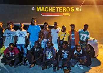 Ejército intercepta haitianos indocumentados y detiene a presunto traficante de migrantes