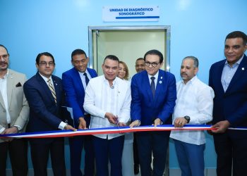 Hospital Cabral y Báez recibe moderno equipo para detectar enfermedades de los huesos