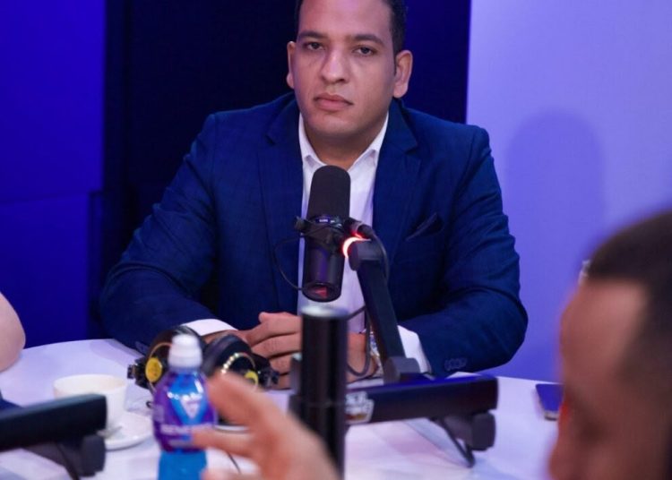 Hansel García elogia a Ariel Santana y lo define como una de las mentes más cultas de la comunicación dominicana