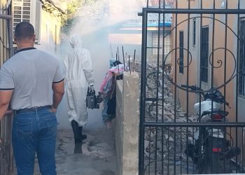 Dirección provincial de Salud Pública intensifica jornada de fumigación en Villa Verde para prevenir el dengue