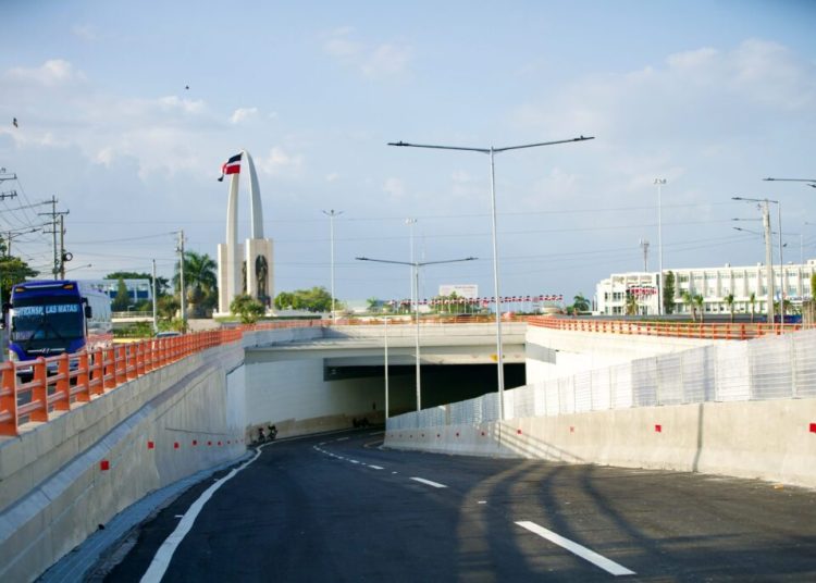 Abren al tránsito el nuevo túnel de la Plaza de la Bandera tras su inauguración