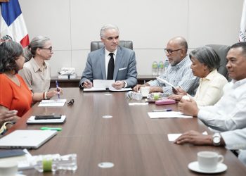 Educación y ADP definen los próximos pasos para concluir la Evaluación de Desempeño Docente