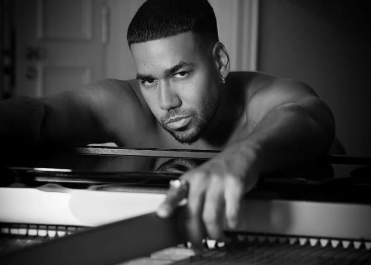 Romeo Santos celebra sus 45 años mostrando su lado más seductor y cómico