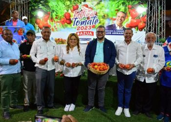 Diputada Grey Pérez impulsa proyecto que declara a Azua como la Capital del Tomate