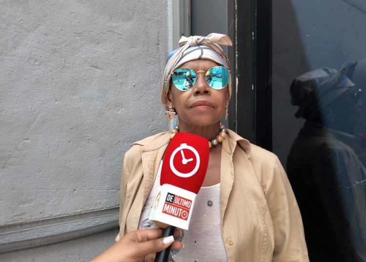 Mujer que denuncia robo de identidad pide agilizar investigación de su caso