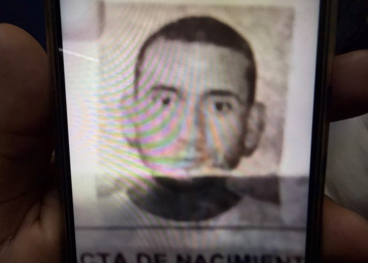 Madre pide captura de hombre al que acusa de matar a su hijo hace 12 años en SFM