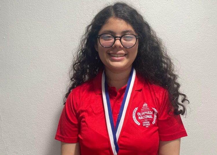 Estudiante del Colegio San Martín de Porres alcanza tercer lugar nacional en Olimpiadas de Ciencias Sociales
