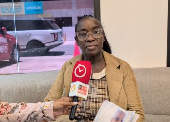 Mujer denuncia a su esposo, un pastor, por presuntas amenazas y abuso económico