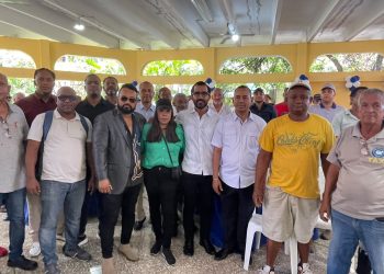 Doctor Luis Cruz Camacho reconoce el valor de los padres dominicanos con una gran celebración