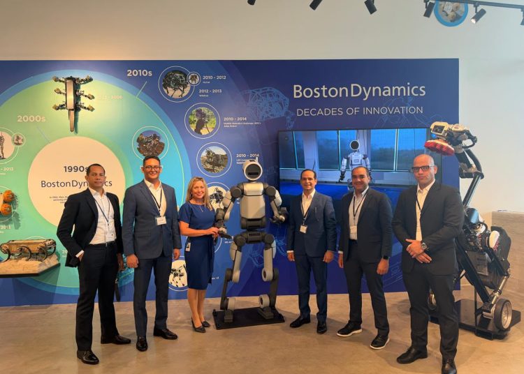 Boston Dynamics y el Sistema 911 exploran uso de robótica para emergencias en RD