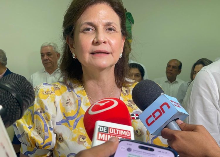 Raquel Peña llama a fortalecer la familia en su mensaje por el Día de los Padres