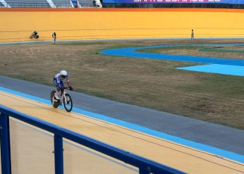 Las graderías del Velódromo se encienden en apoyo al dominicano Anderson Aracena