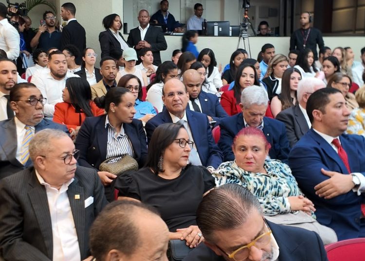 Presidente del TC explica fundamentos de la sentencia sobre horarios de venta de bebidas alcohólicas
