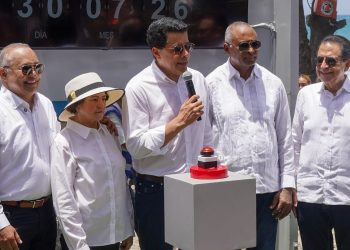 David Collado inicia construcción del malecón y playa Los Almendros en Baní con inversión de RD$136.9 millones
