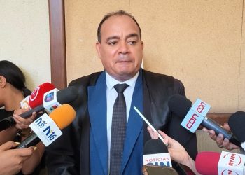 Surún Hernández cuestiona nuevo aplazamiento de revisión de medidas en caso SeNaSa y exige acusación del MP