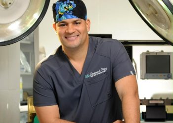 ¿Reducción mamaria por salud? Especialista explica cuándo la cubre el Seguro Familiar de Salud