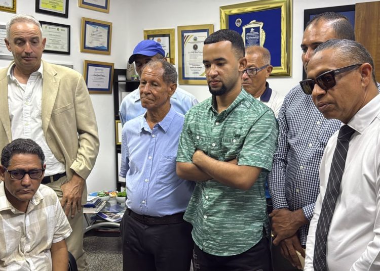 Fiscalía de Duarte no recibe a Ángel Luis Reyes pese a orden de arresto vigente