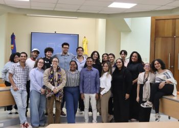 Estudiantes de Comunicación Audiovisual de la PUCMM presentan la docuserie “Inventarse el Futuro”
