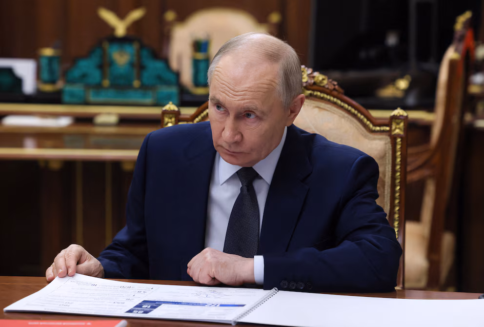Los drones ucranianos están dejando a Putin sin opciones y agravan la crisis de combustible en Rusia