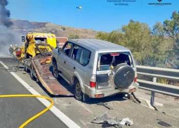 Dos muertos y cinco heridos tras un accidente con un camión cisterna en la AP-7 de Málaga