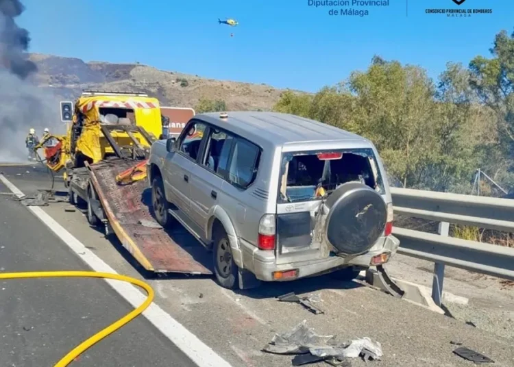 Dos muertos y cinco heridos tras un accidente con un camión cisterna en la AP-7 de Málaga