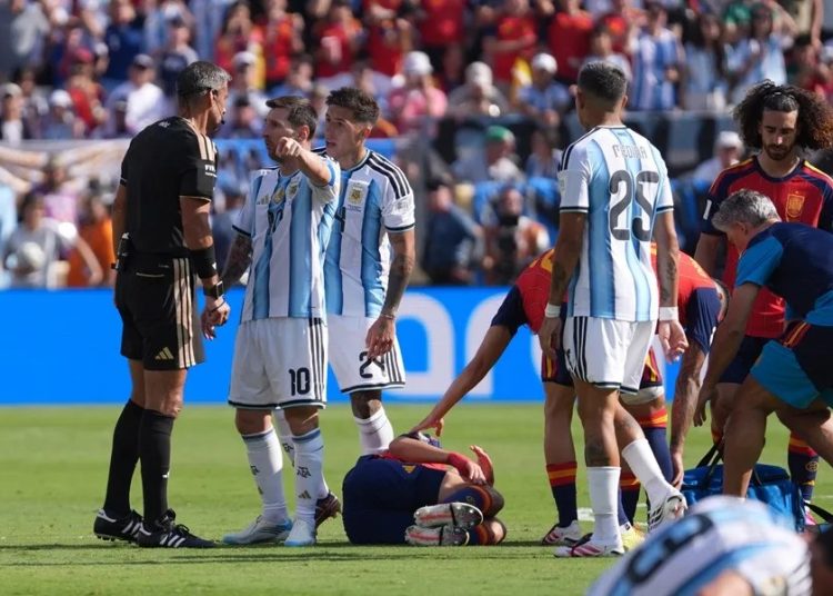 Nuevas reglas y tecnología transformaron el arbitraje en el Mundial 2026
