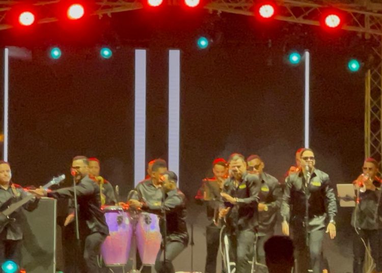 Chiquito Team Band abre las celebraciones de las patronales de Santiago