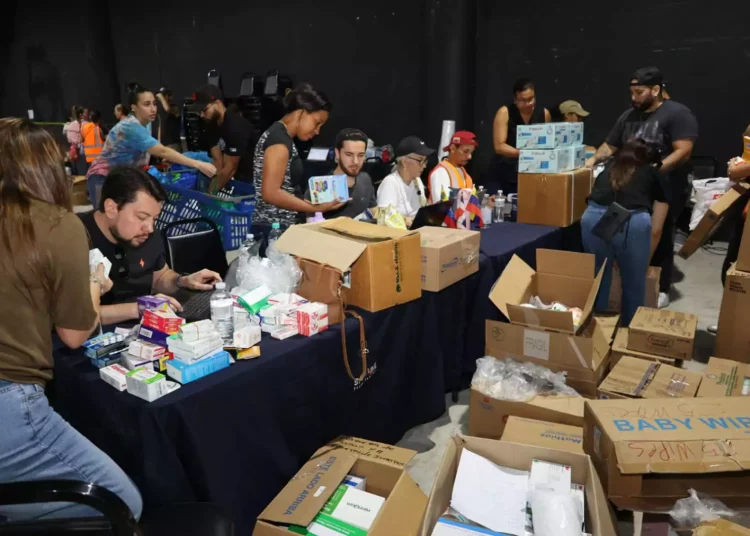Parte barco con ayuda humanitaria recolectada en diferentes centros de acopio de RD a Venezuela