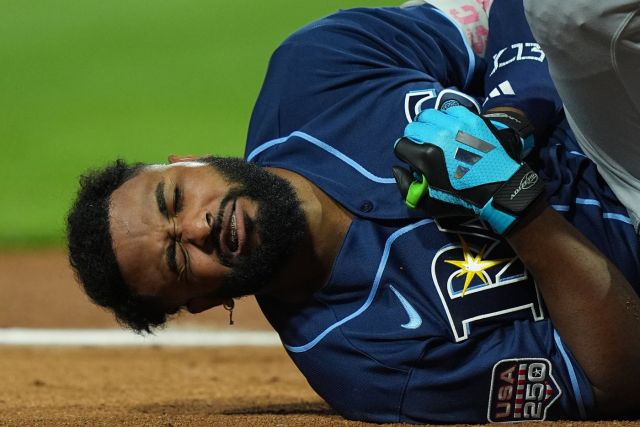 Junior Caminero abandona el Juego de Estrellas tras recibir un pelotazo; radiografías descartan fractura