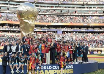 España asciende al número uno del ranking FIFA y domina también la clasificación femenina