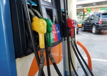 Gobierno baja RD$5.00 y RD$3.00 a las gasolinas y el gasoil