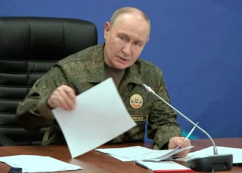 Un muerto en un ataque contra Crimea mientras Putin y Zelenskyy mantienen llamadas telefónicas por separado con Trump