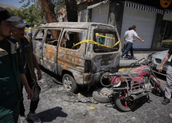 Explosiones sacuden la capital de Siria durante la visita del presidente francés Macron