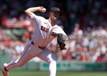 Medias Rojas igualan histórica racha de 13 victorias y Yamamoto lanza el primer juego completo de su carrera