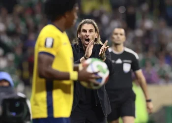 El seleccionador de Ecuador anuncia su marcha: «Al no cumplir lo que prometimos, no vamos a continuar»