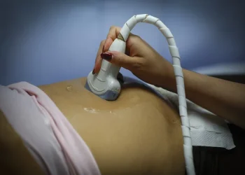 Ultraderecha chilena busca obligar a las mujeres a oír el latido del feto antes de abortar
