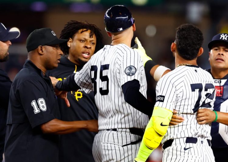 Yankees y Piratas protagonizan conato de bronca por disputa sobre el reloj de pitcheo