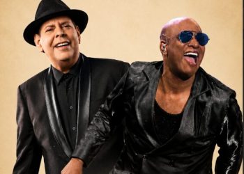 ¡Mayimbe pa’ rato! Fernando Villalona celebra Día de los Padres en concierto, tras superar tema de salud