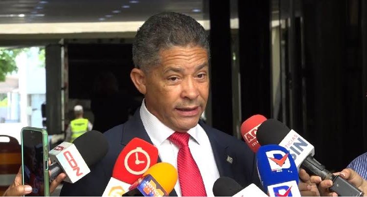 Eugenio Cedeño retira sus aspiraciones a la Secretaría General del PRM y cuestiona proceso interno